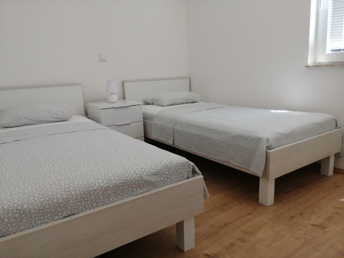 Kuca Za Odmor Postonjski Maslenica Exterior foto
